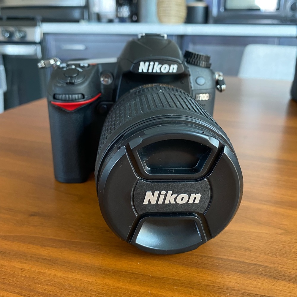 Nikon D7000 Camera with 18-105 VR Kit